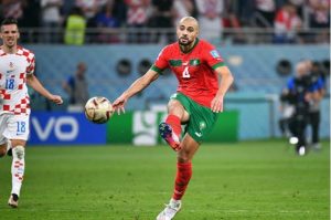 عملاق البيريميرليـ.ـج يبدأ المفاوضـ.ـات لضـ.ـم المغربي سفيان أمرابط